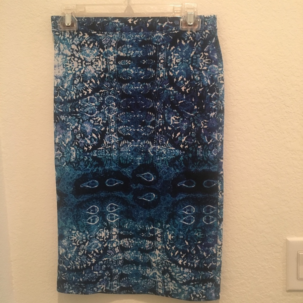 Forever 21 blue patterned pencil skirt size: M